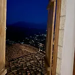 Merkaj, Castle Hotel *