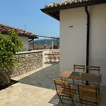 Merkaj, Castle Hotel *