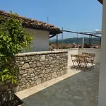 Merkaj, Castle *