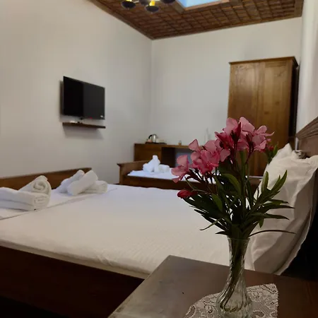 Merkaj, Castle Hotel Berati