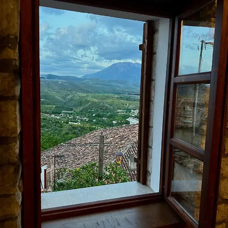 Merkaj, Castle Hotel Berati
