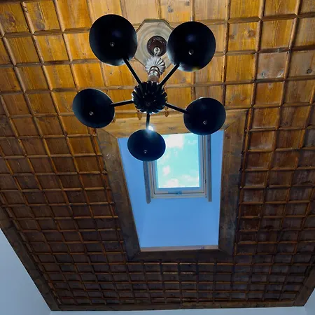 Hotel Merkaj, Castle