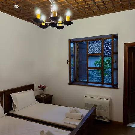 Merkaj, Castle Hotel *