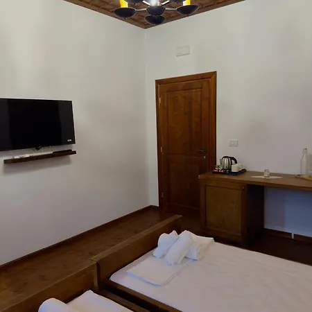 Merkaj, Castle Hotel Berati