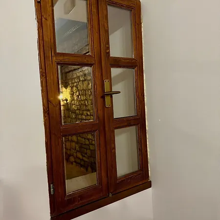 Hotel Merkaj, Castle