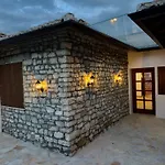 Merkaj, Castle מלון *