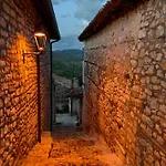 מלון Merkaj, Castle *
