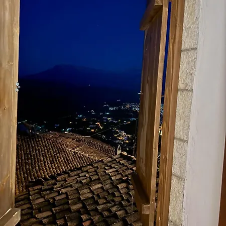 Merkaj, Castle Szálloda *