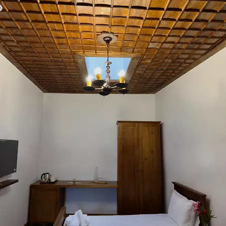 Szálloda Merkaj, Castle Berat