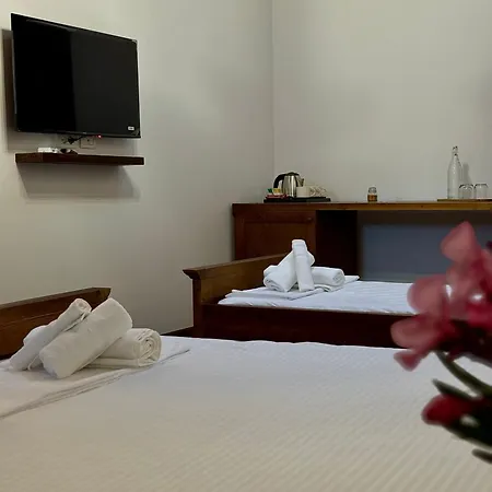 Merkaj, Castle Szálloda *