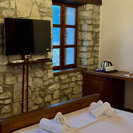 Szálloda Merkaj, Castle Berat