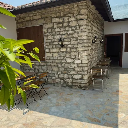 Merkaj, Castle Hotel