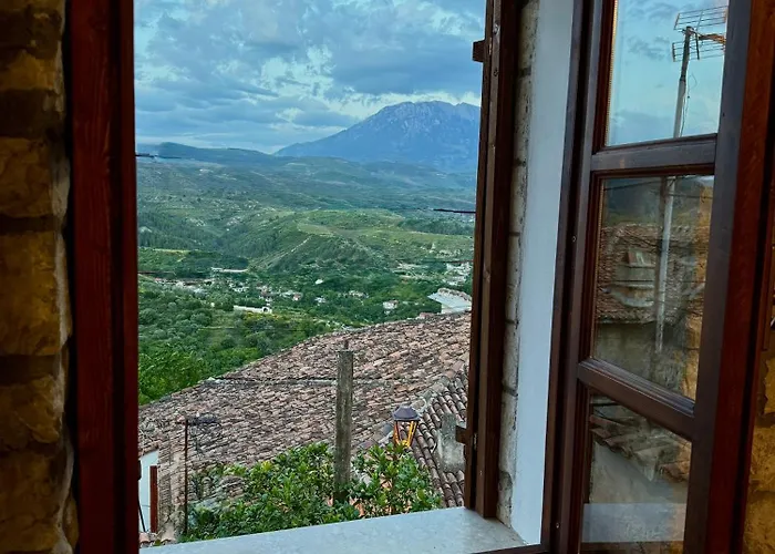 Merkaj, Castle Hotel Berat