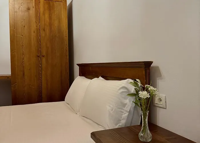 Merkaj, Castle Hotel Berat