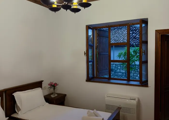 Merkaj, Castle Hotel *