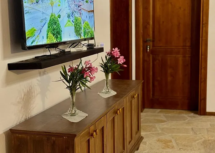 Merkaj, Castle Hotel *