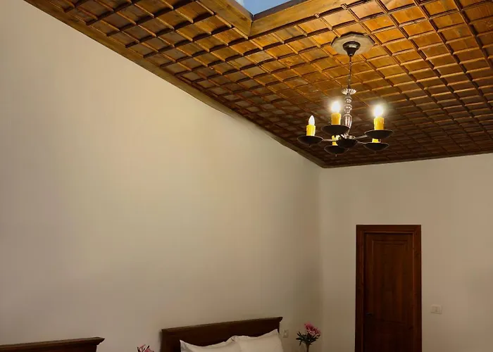 Hotel Merkaj, Castle