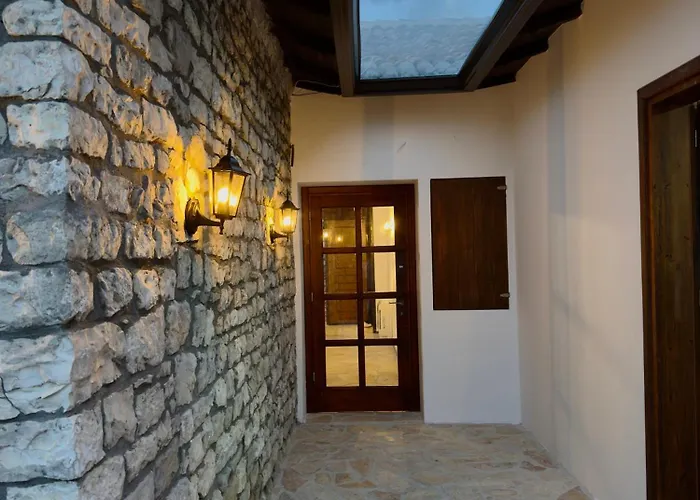 Hotel Merkaj, Castle *