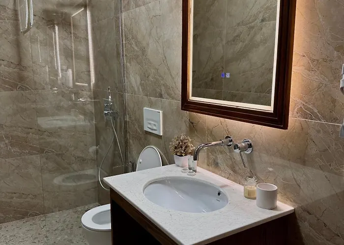 Hotel Merkaj, Castle *