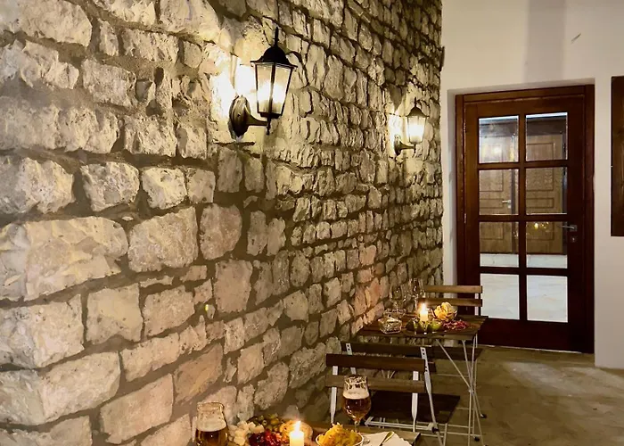 Hotel Merkaj, Castle