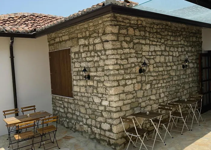 Hotel Merkaj, Castle