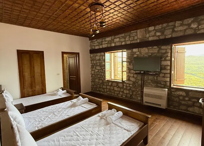 Hotel Merkaj, Castle